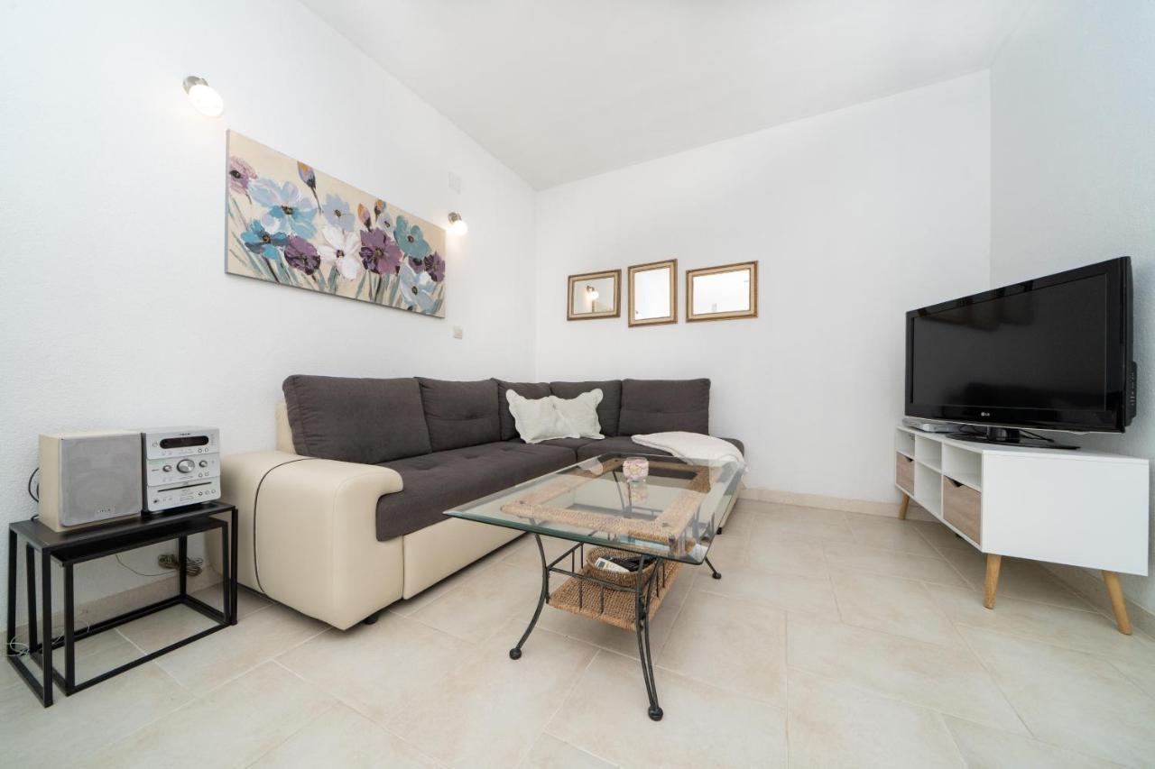 Apartments Siesta Сумартин Экстерьер фото