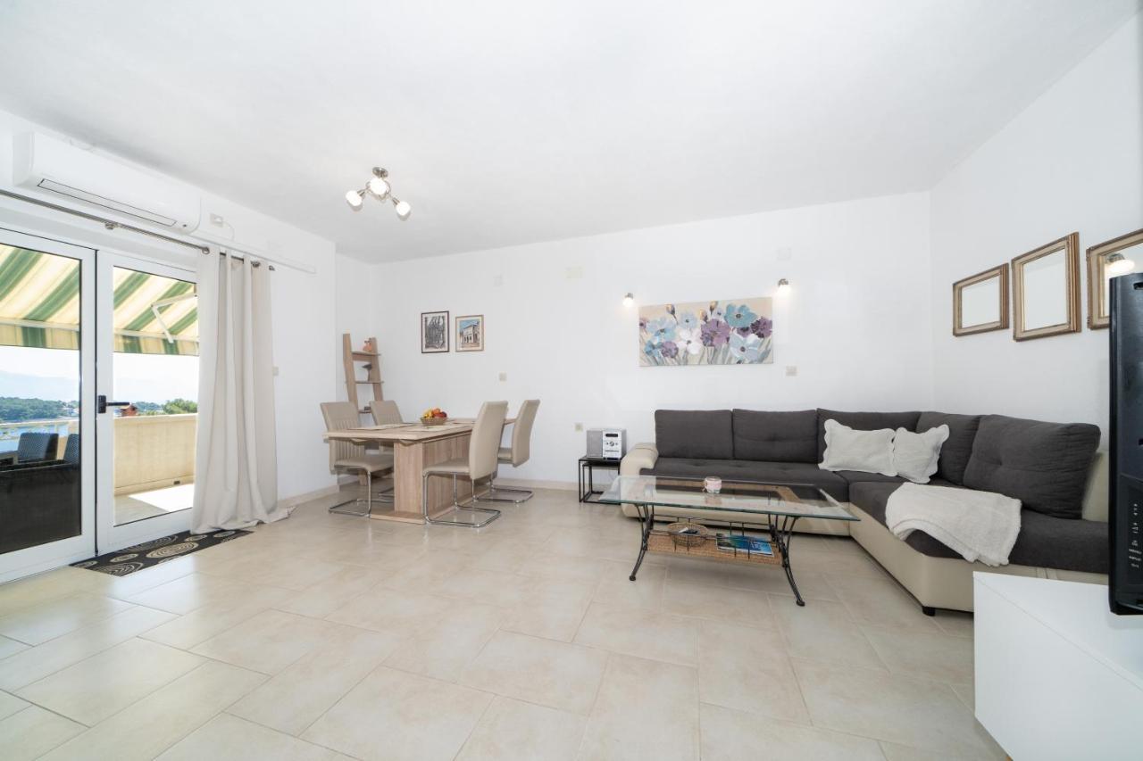 Apartments Siesta Сумартин Экстерьер фото