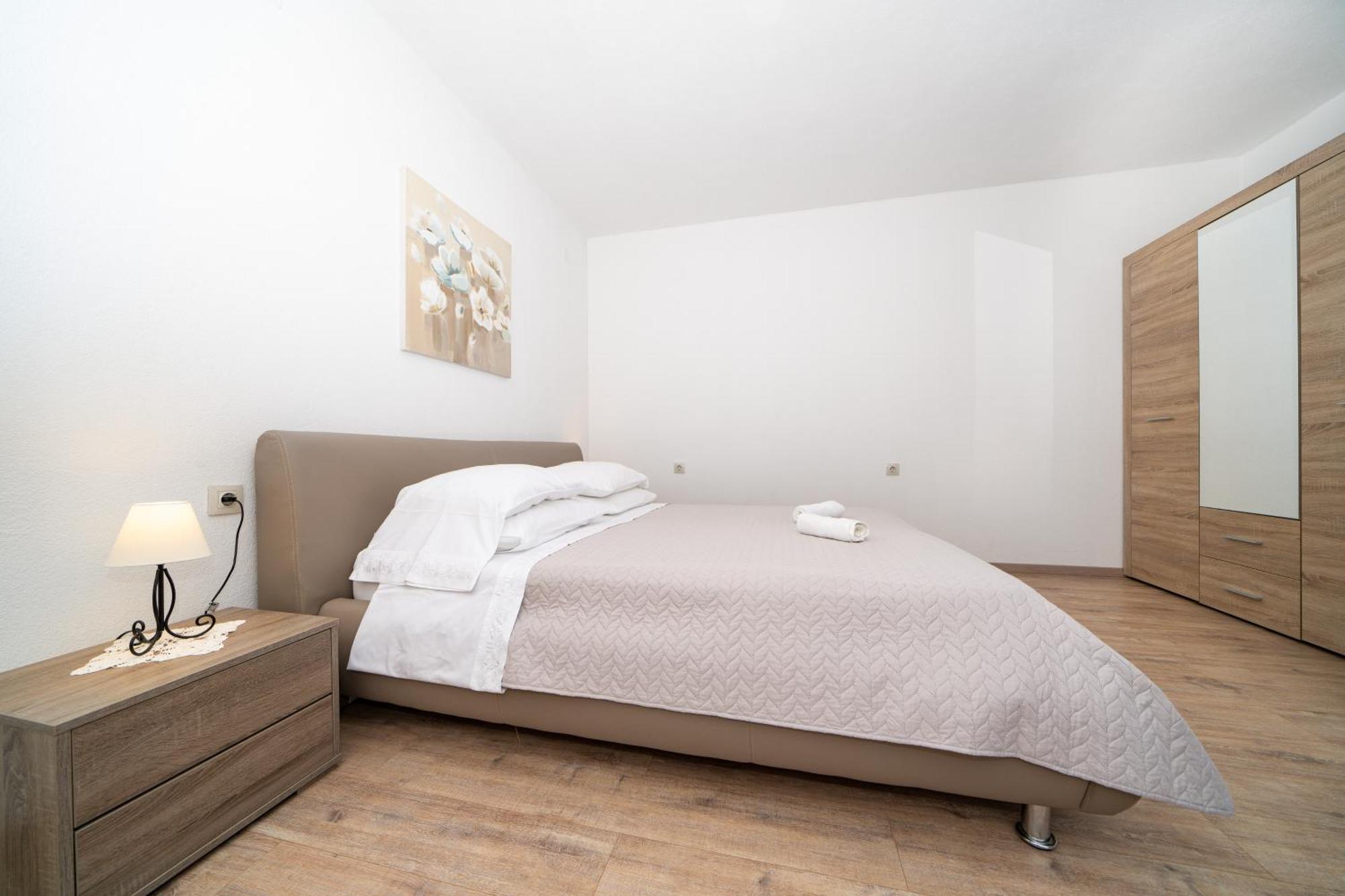 Apartments Siesta Сумартин Экстерьер фото
