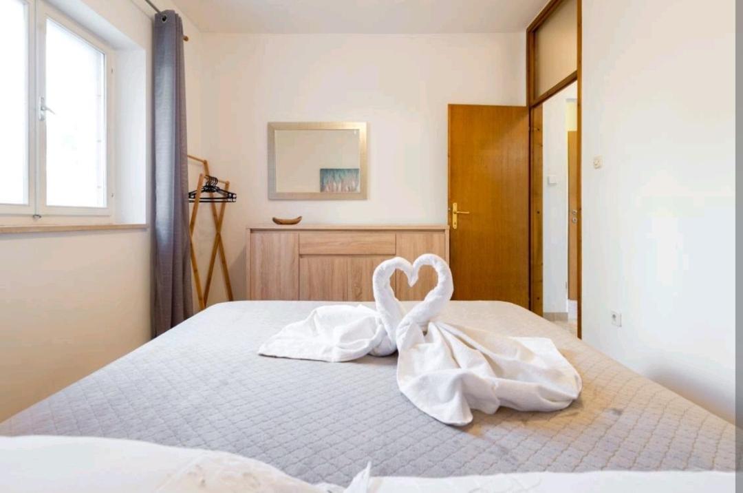 Apartments Siesta Сумартин Экстерьер фото