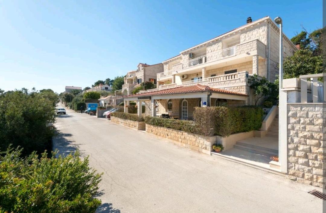 Apartments Siesta Сумартин Экстерьер фото